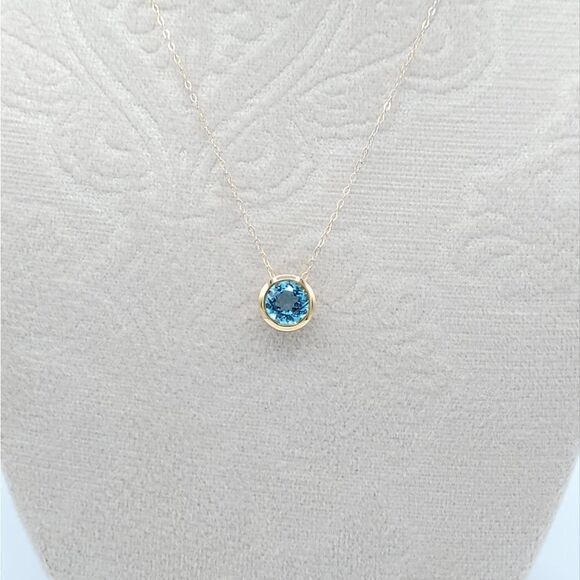 𝅺BLUE topaz bezel set necklace💙 14K yellow gold 18" chain